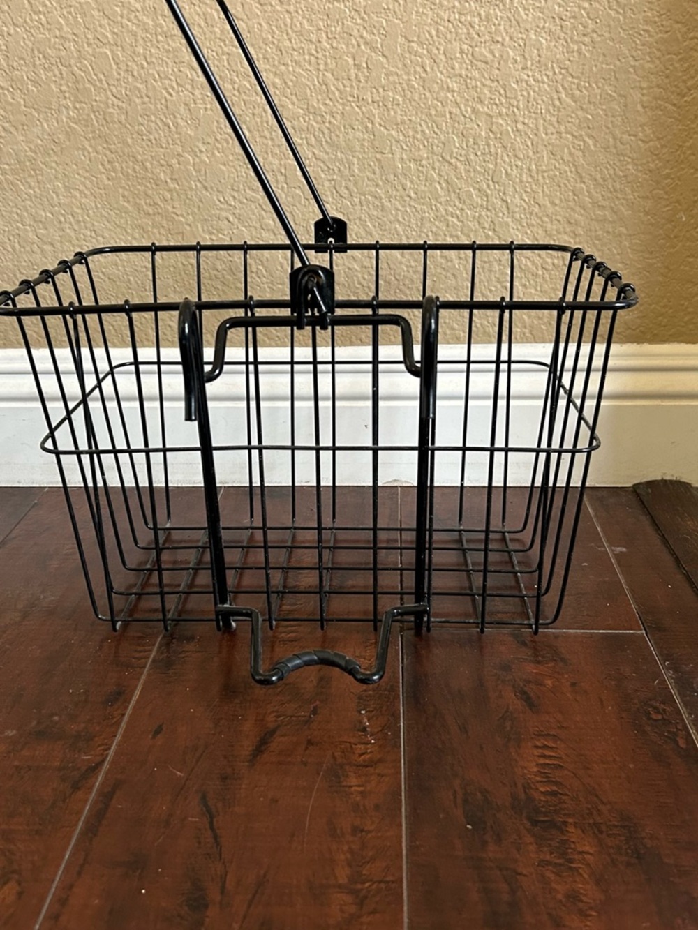 Black Metal Wire Shopping Basket with Foldable Handle